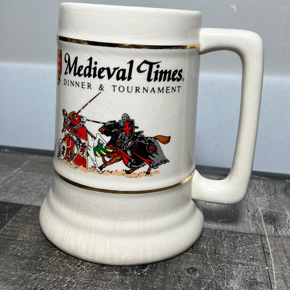 Vintage Medieval Time Restaurant Mug Stein Beer HUGE Souvenir Cup Battle Knights
